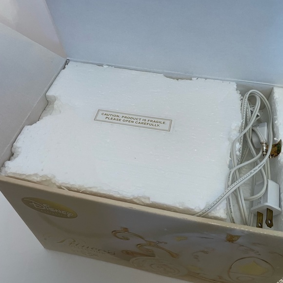 Lenox Cinderella's Lighted Coach Disney Princess Sculpted Pumpkin Gold Trim New - Picture 9 of 10